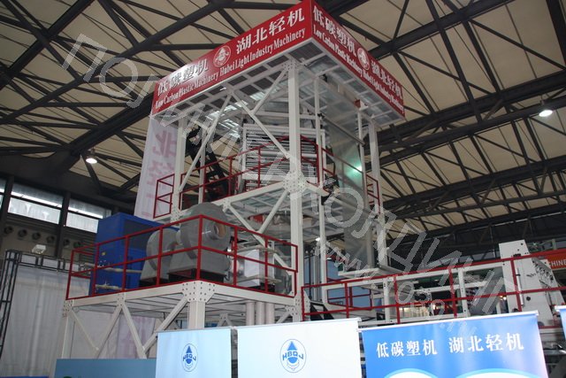 Стенд китайской компании по производству термоусадочной пленки